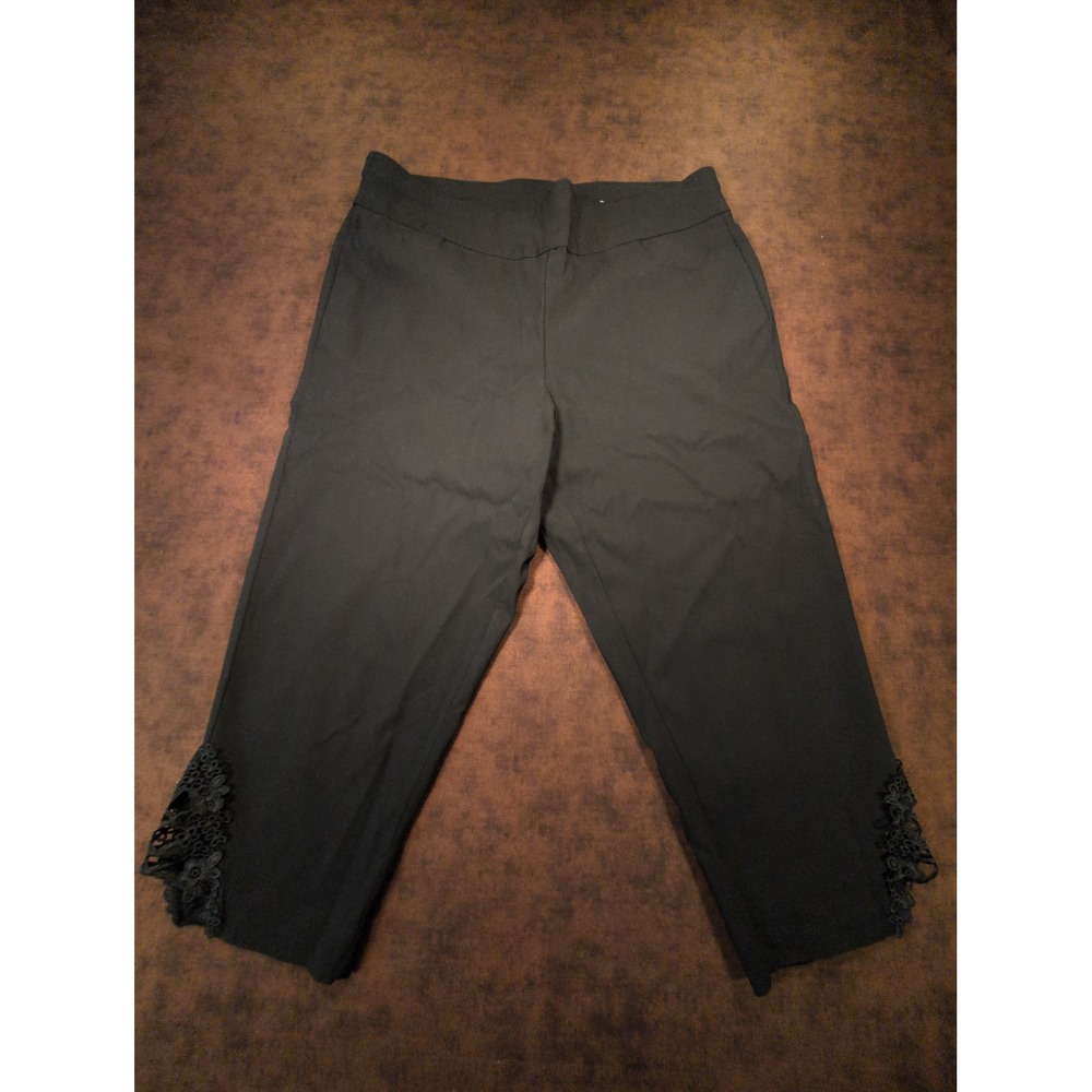 CJ Banks Signature Slimming Black Lace Detail Pull On Capri Pants Womens 16W‎